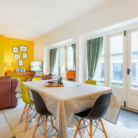 Curlew Close * Ambleside