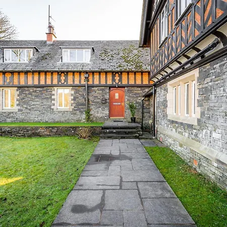 Curlew Close * Ambleside