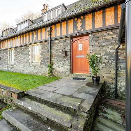 Curlew Close * Ambleside